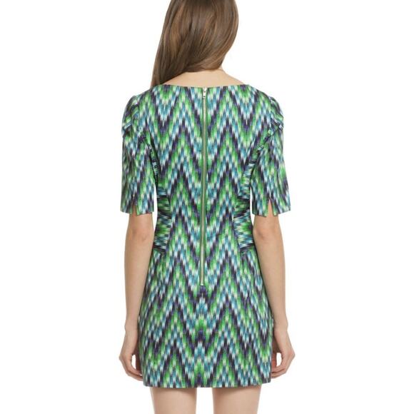 MILLY Edie Zag Sheath Dress in Green and Blue Zig Zag Pattern Size 4 - Picture 3 of 11